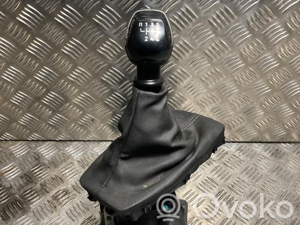 Peugeot 208 II Palanca/selector de cambios 