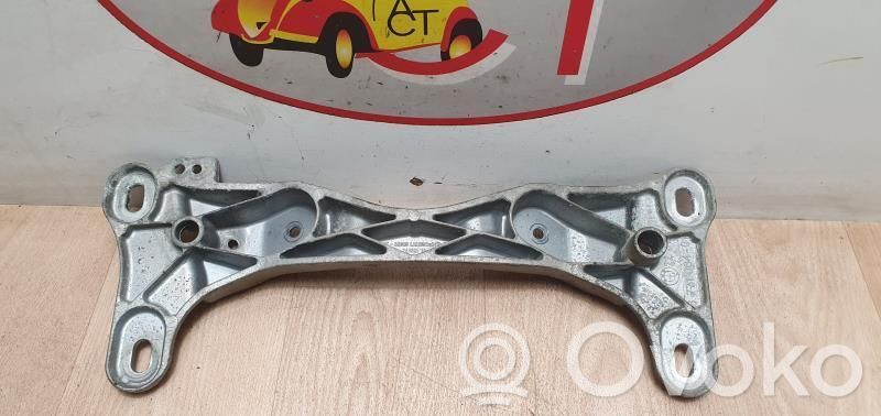BMW 1 E81 E87 Gearbox mounting bracket 