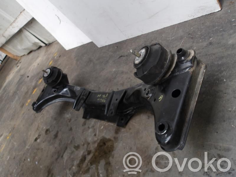 Gearbox mounting bracket