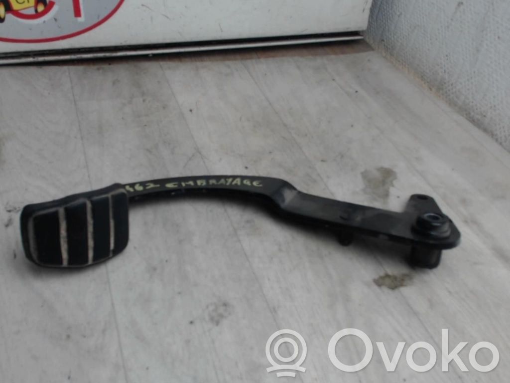 Pedal de embrague   7701057710,7701057710