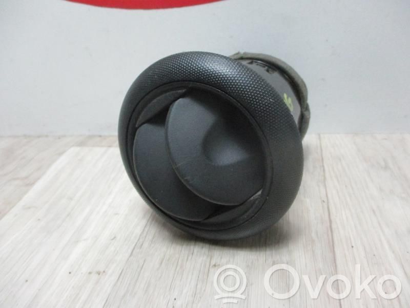 Nissan NV200 Rejilla de ventilación central del panel
