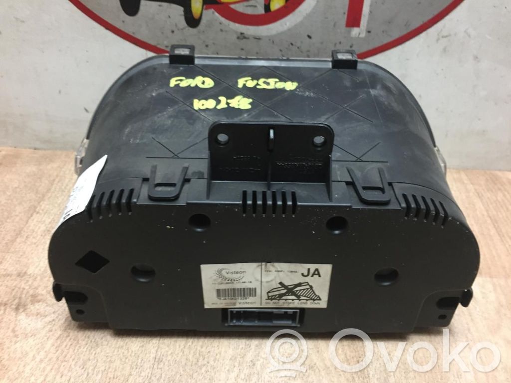 Ford Fusion Speedometer (instrument cluster) 