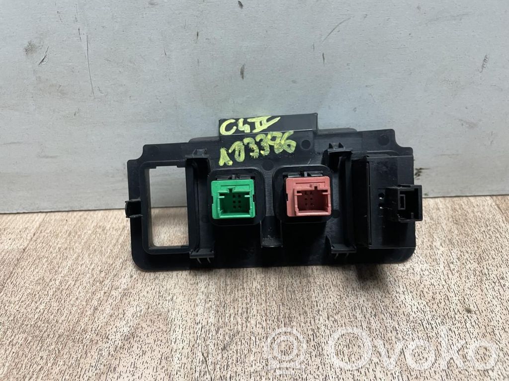 Bouton commande réglage hauteur de phares