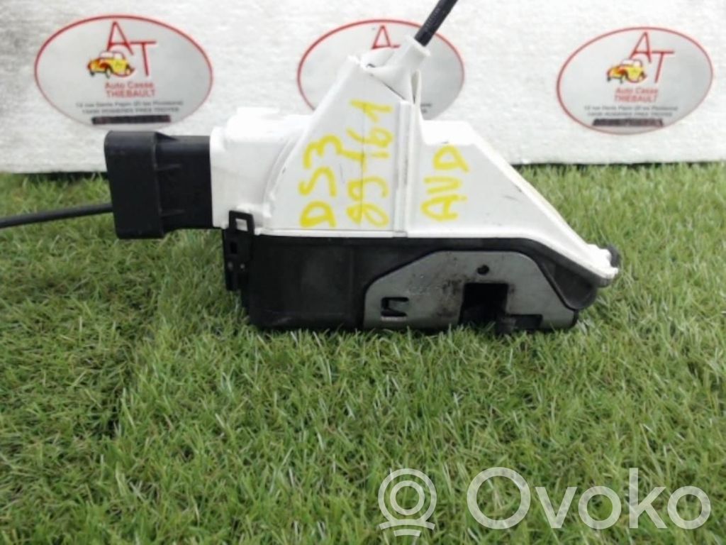 Citroen DS3 Front door lock 