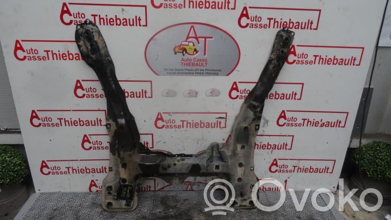 Peugeot Expert Priekinis traversas 