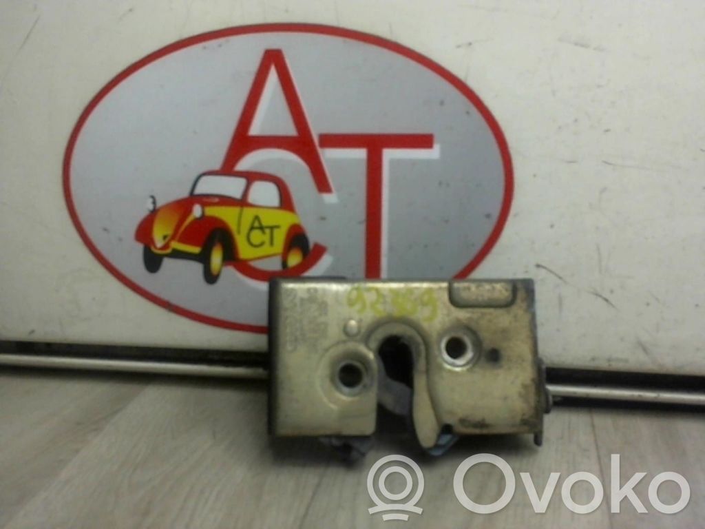 Cerradura de puerta trasera