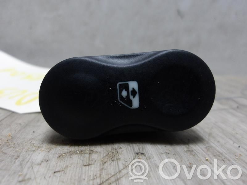 Dacia Duster Electric window control switch 