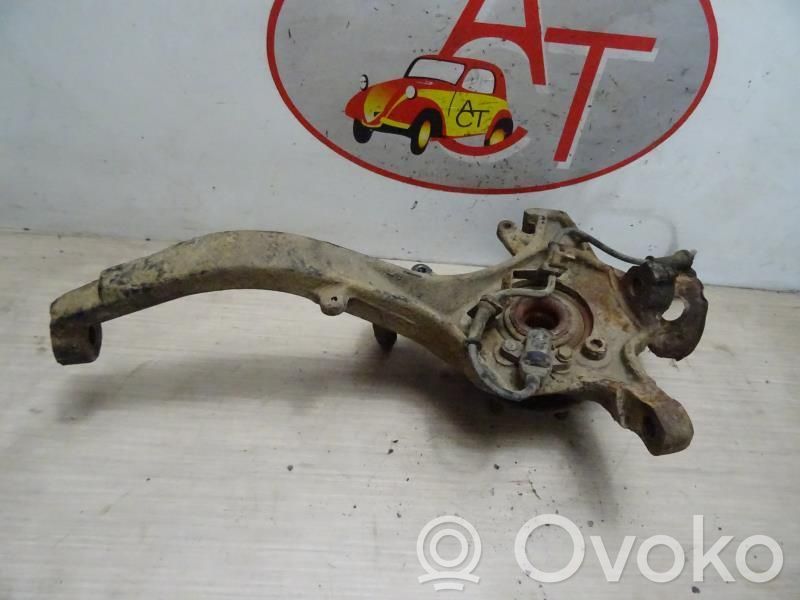 Front wheel hub spindle knuckle