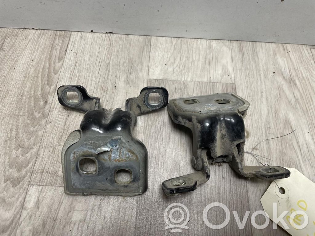 Front door hinge set   844003908R,844003908R
