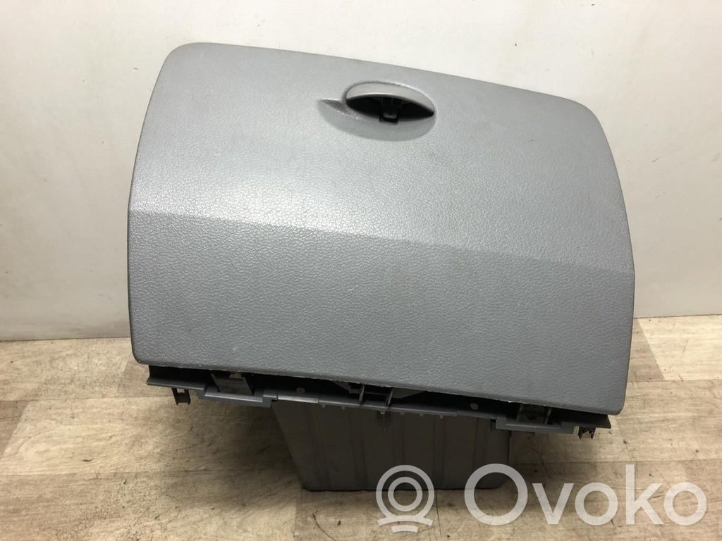 Glove box   8200708287,8200708287