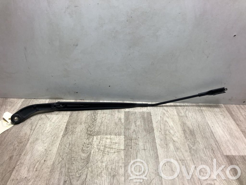 Nissan Qashqai Braccio della spazzola tergicristallo anteriore