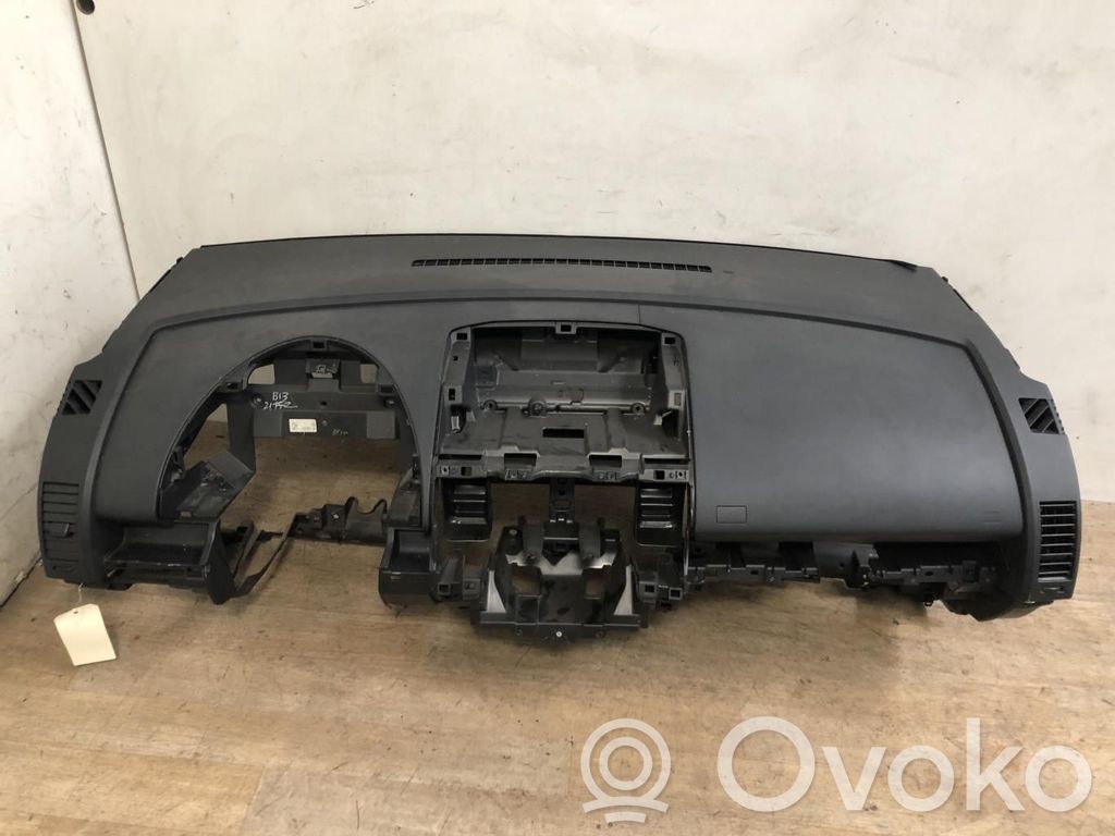 Mazda 5 Панель 