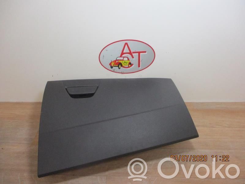 Ford Focus Glove box lid/cover 