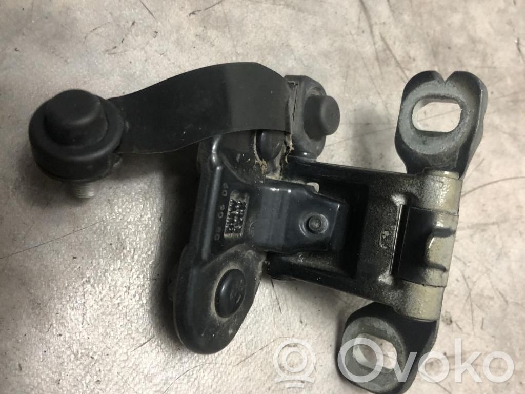 BMW 1 E81 E87 Tailgate/trunk/boot hinge 