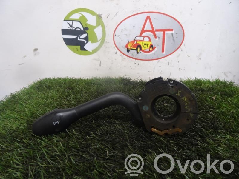 Seat Arosa Pulsanti/interruttori sul volante