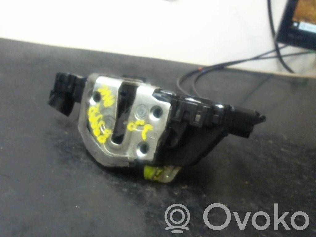 Toyota Yaris Zamek drzwi przednich 