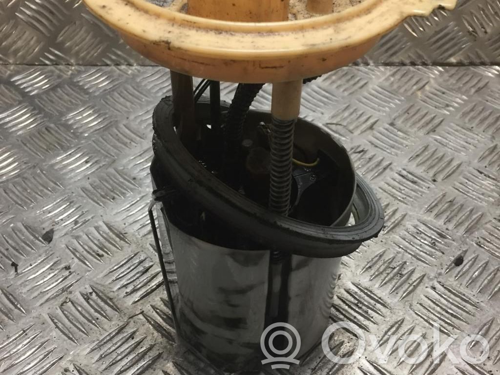 Bomba interna de combustible   038145209Q,038145209Q