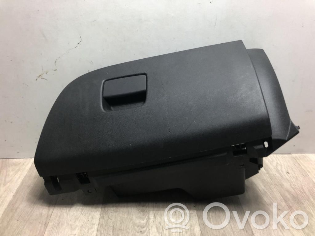 Opel Corsa E Glove box 