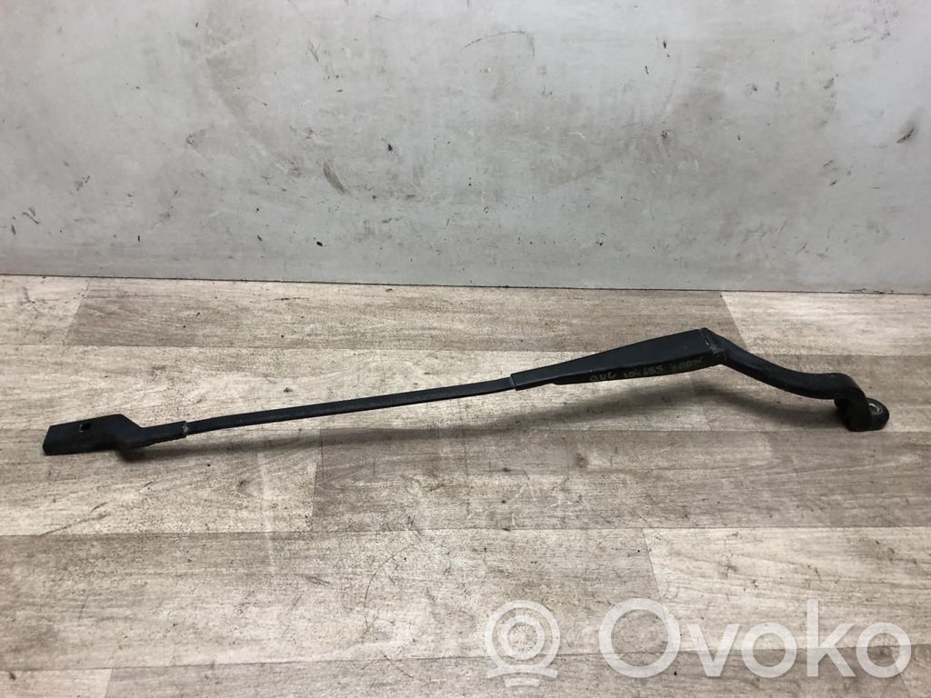 Ford S-MAX Front wiper blade arm 
