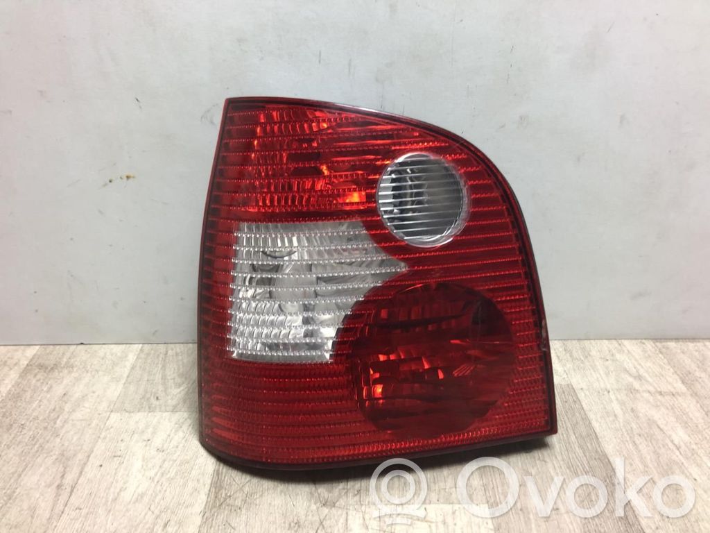 Volkswagen Polo Lampă spate în caroserie 