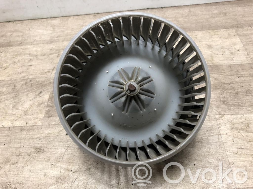 Toyota RAV 4 (XA20) Ventilator aerotermă 