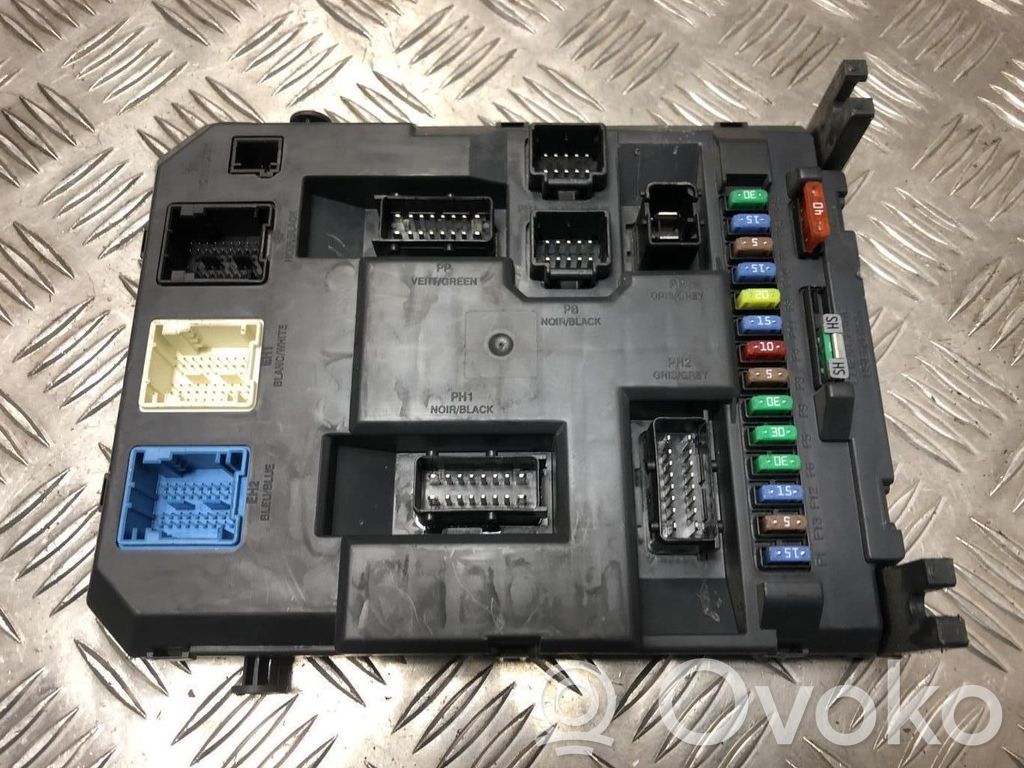 Peugeot 1007 Fuse box set 