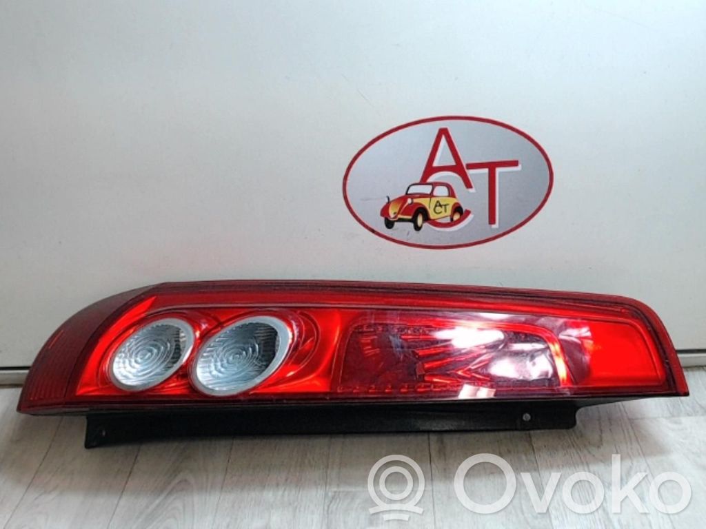 Ford Fiesta Aizmugurējais lukturis virsbūvē 