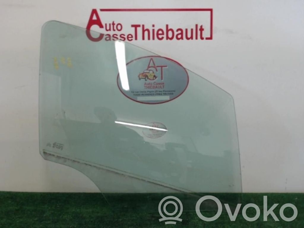 Citroen C3 priekšējo durvju stikls (četrdurvju mašīnai) 