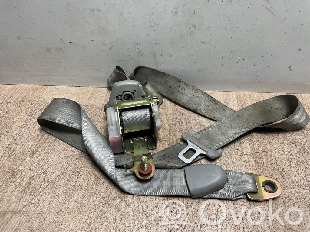 Hyundai Trajet Cinturón trasero 