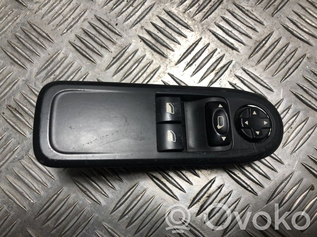 Peugeot 308 Electric window control switch 