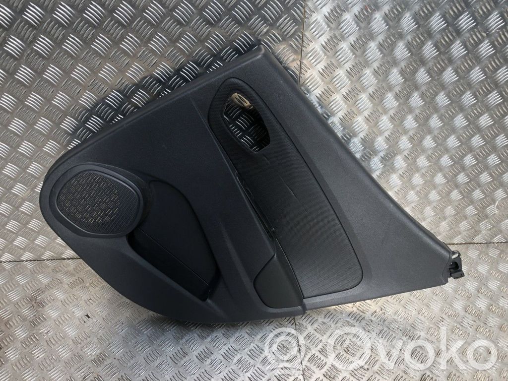 Renault Clio IV Galinė apdailos juosta 