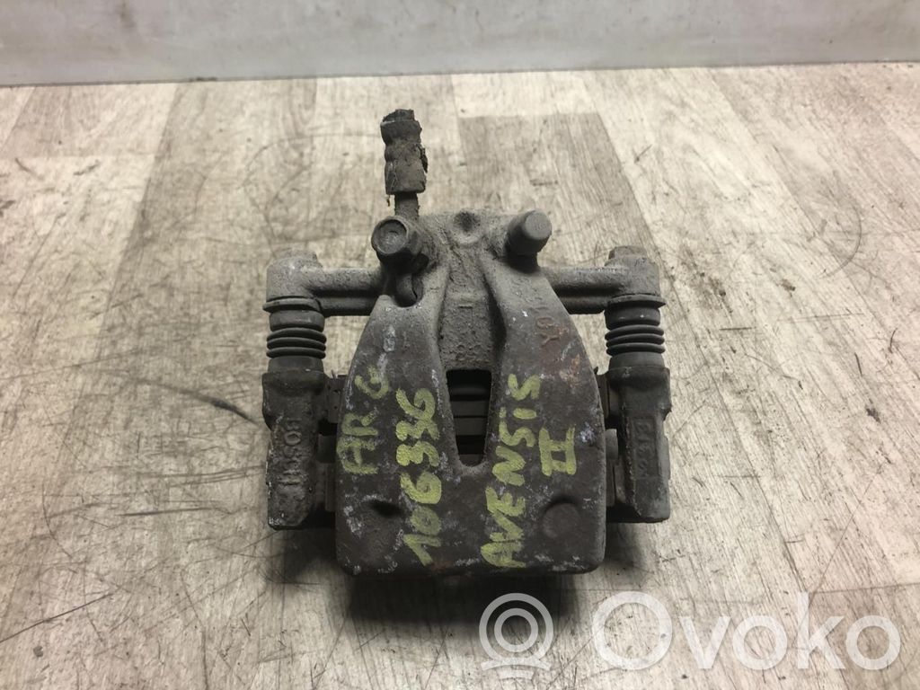 Toyota Avensis T250 Etrier frână spate 