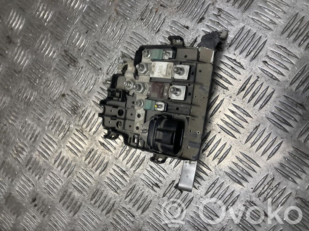 Nissan Primastar Minus / Klema / Przewód akumulatora