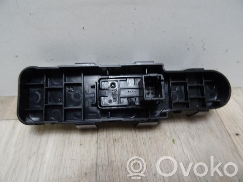 Electric window control switch   6490P9,6490P9