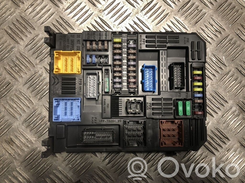 Citroen C3 Drošinātāju kaste (komplekts) 