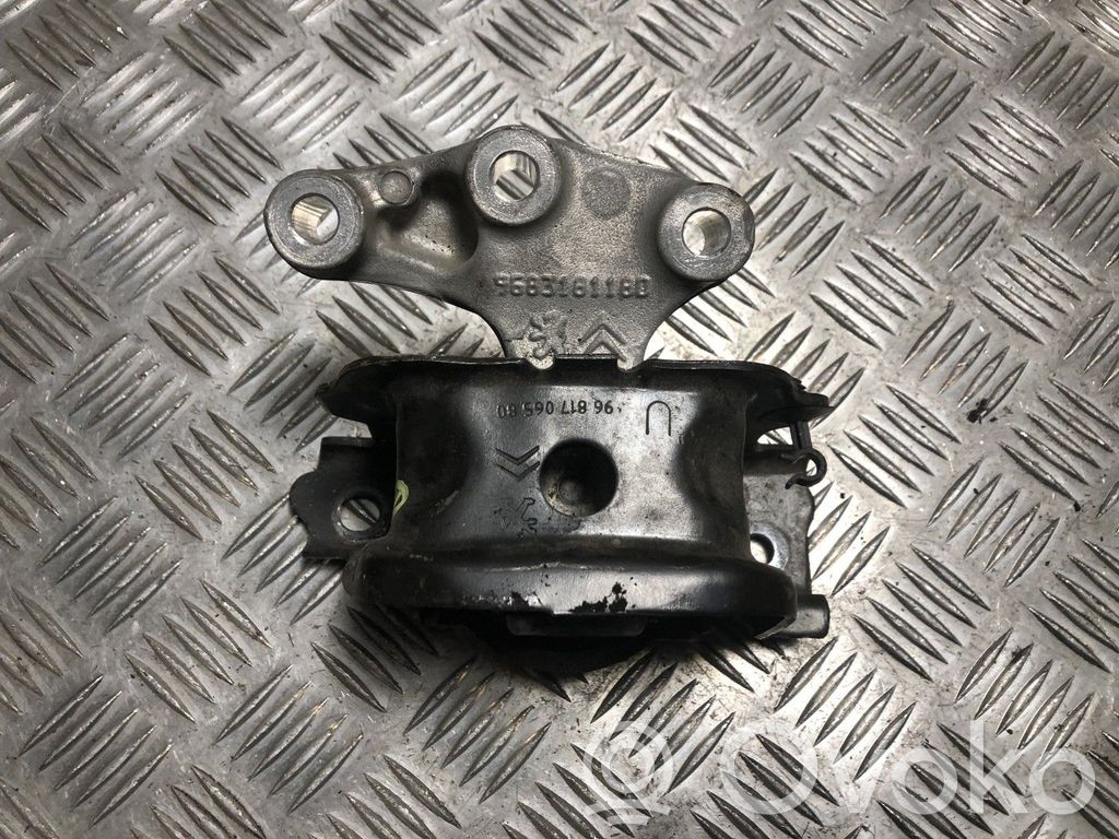 Citroen C3 Engine mount bracket 