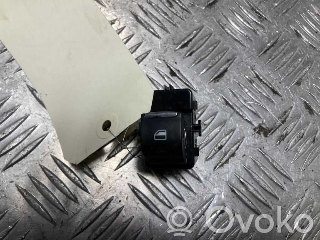 Electric window control switch   2002214,2002214