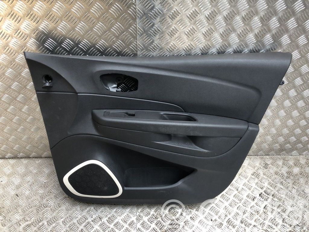 Renault Captur Priekšējo durvju apdare 
