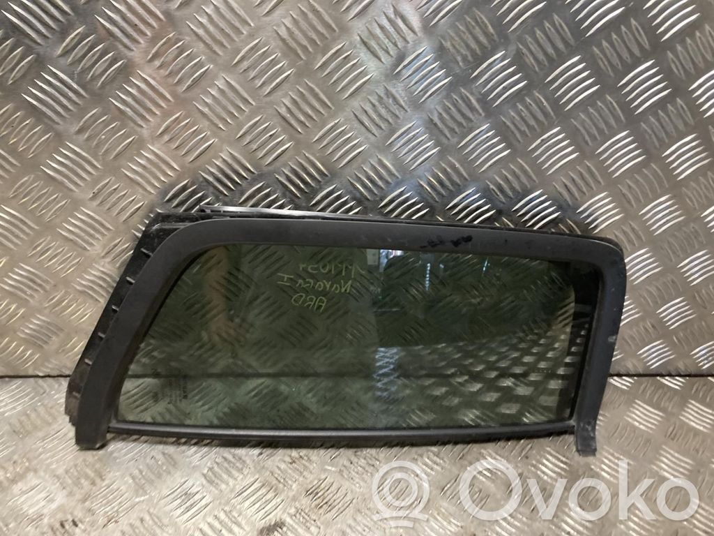 Vidrio lateral trasero