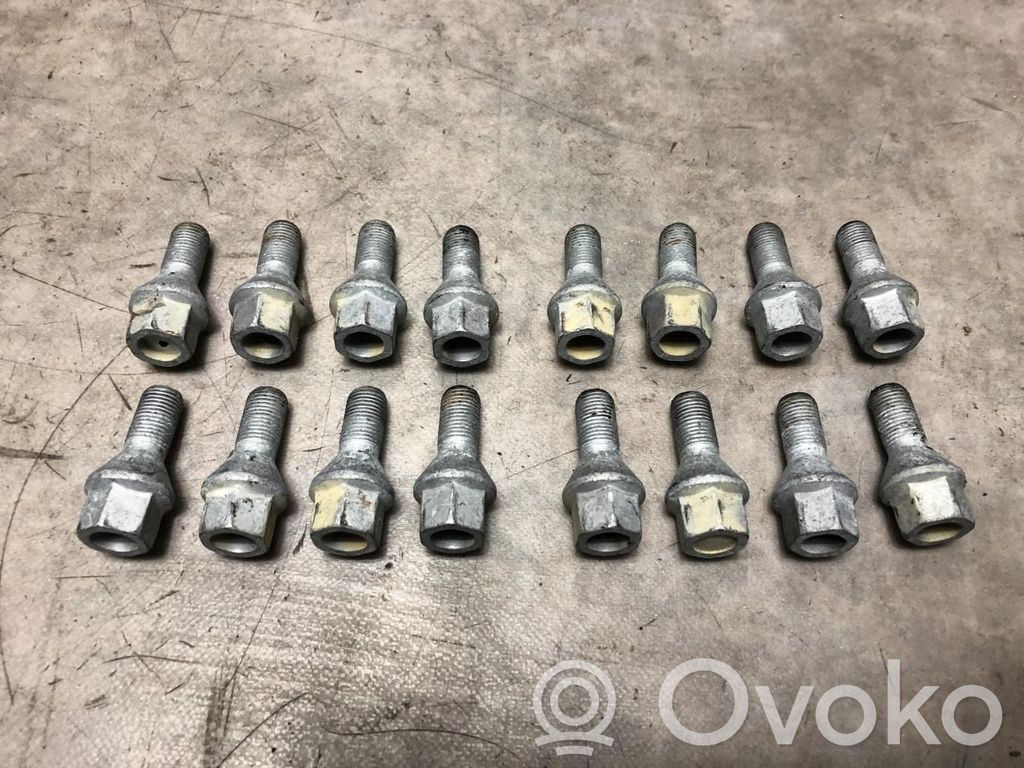 Mutterit/pultit   13230335,13230335
