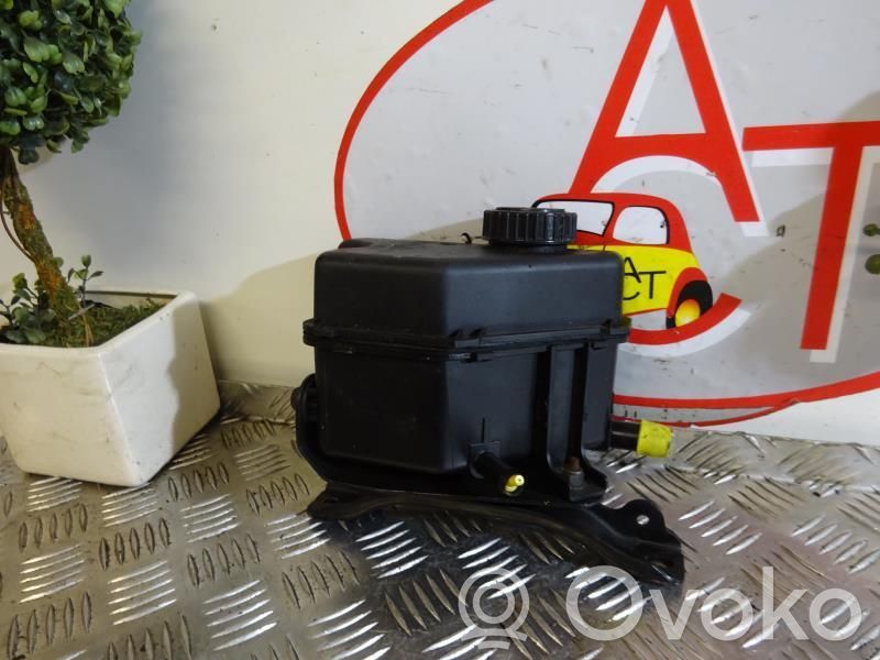 Ohjaustehostimen nestesäiliö   4009R2,4009R2