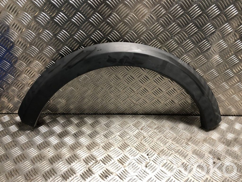 Dacia Sandero Garniture pour voûte de roue avant
