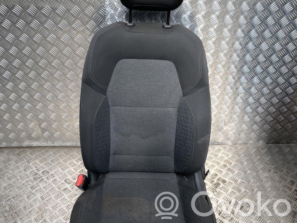 Renault Clio V Fahrersitz
