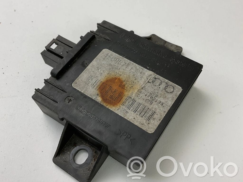 Audi A8 S8 D3 4E Signalizācijas vadības bloks 