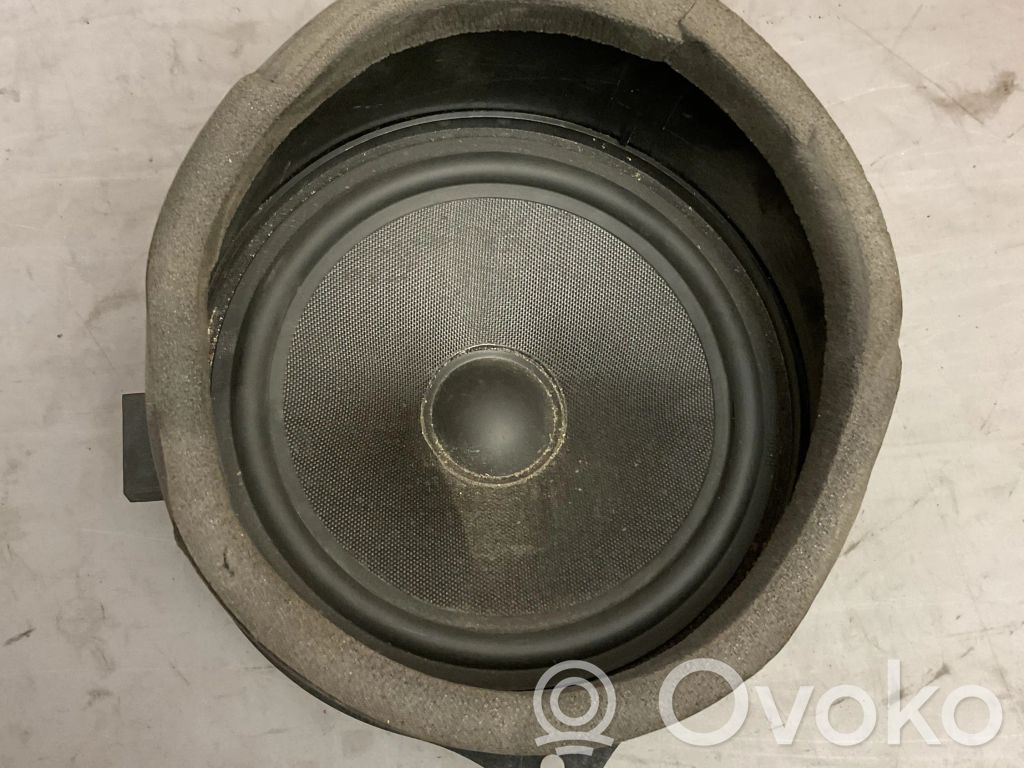 Front door speaker   8379568,3051144,4913430812