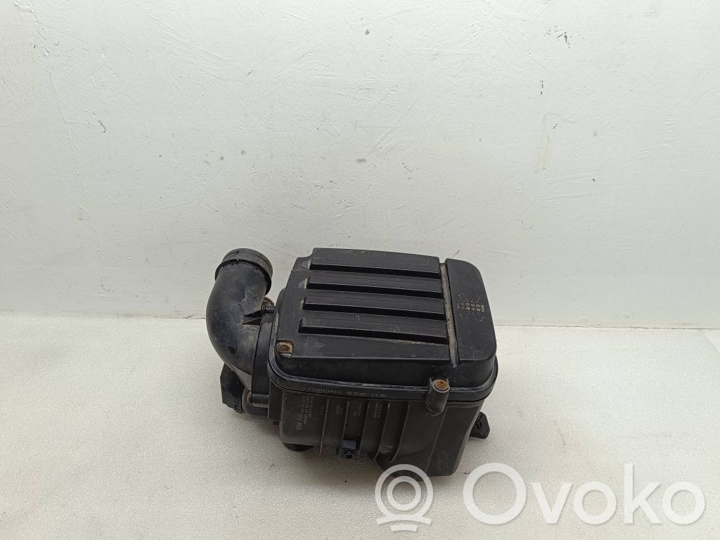 Volkswagen Golf V Cutie filtru aer 