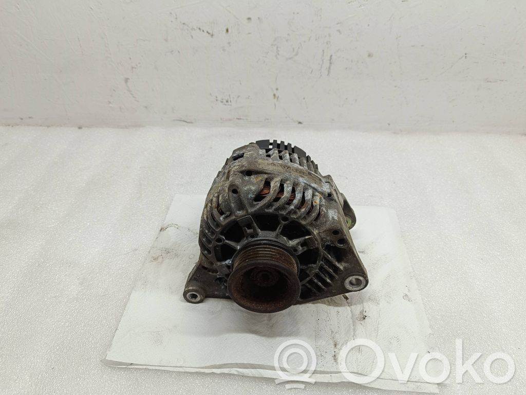 Volkswagen PASSAT B5 Alternador 