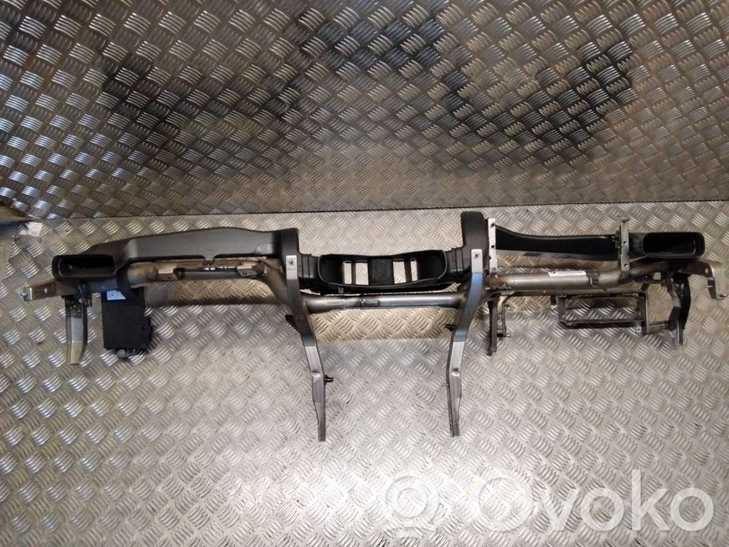 BMW 5 E60 E61 Balkis panelės tvirtinimo 