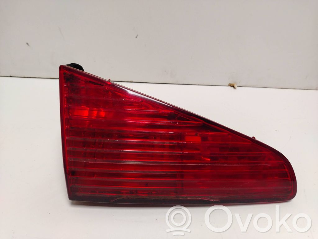 Peugeot 607 Tailgate rear/tail lights 