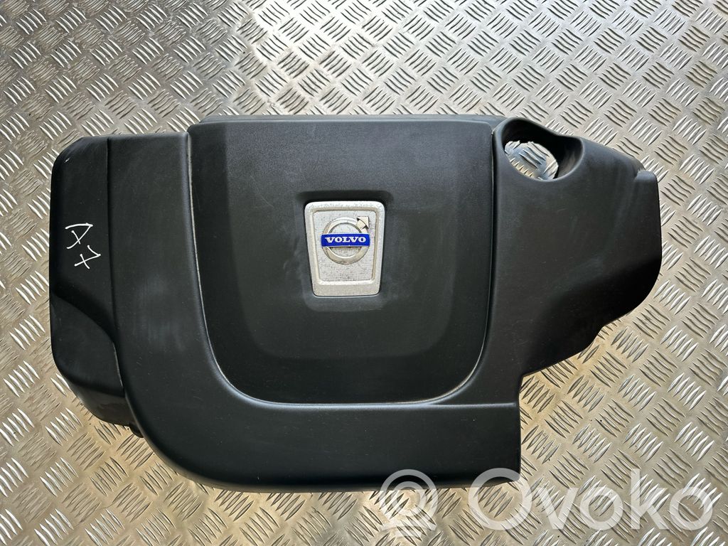 Volvo XC60 Osłona górna silnika 